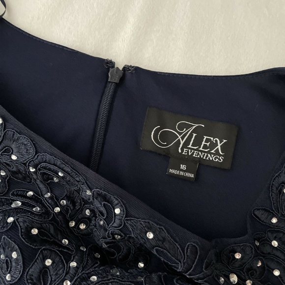 NEW‎ Alex Evenings [ 16 ] Embroidered Side Ruched Gown in Navy Blue - Picture 4 of 12